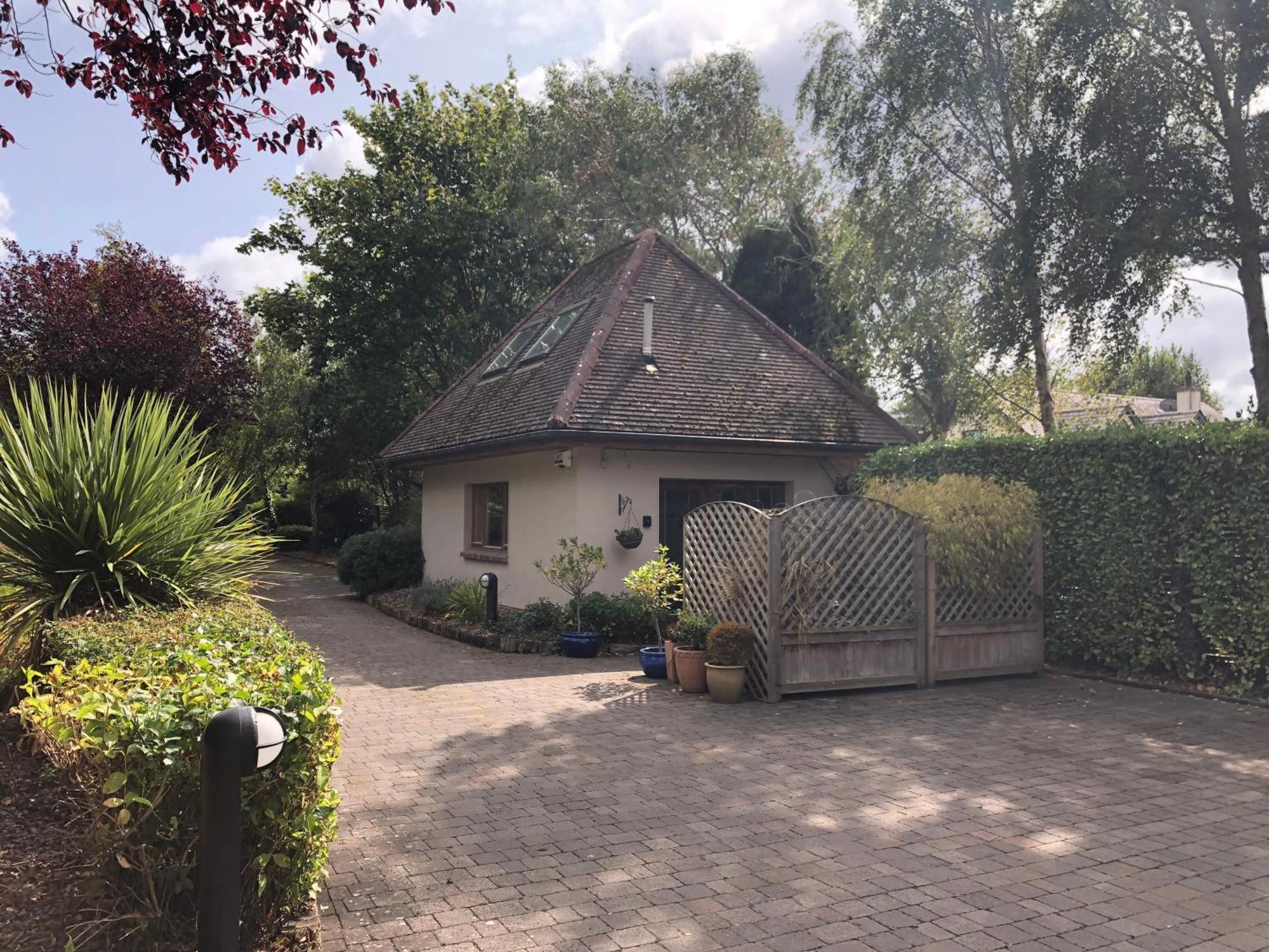 The Lodge At Bodenlodge Malahide Exterior foto